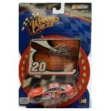 Winners Circle Tony Stewart #20 NASCAR Diecast Car Home Depot Signature Hood Series