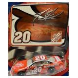 Winners Circle Tony Stewart #20 NASCAR Diecast Car Home Depot Signature Hood Series