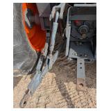 Kubota M7040 Hydraulic Shuttle Tractor - 3-Point Hitch & PTO