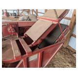 New Holland 570 Header & BR7060 Square Baler With Bale Kicker - Farm Equipment