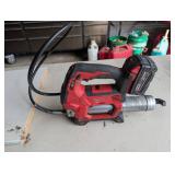 Milwaukee M18 Cordless Grease Gun with XC5.0 Battery