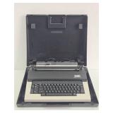 OLIVETTI Praxis 30 Typewriter w/Case