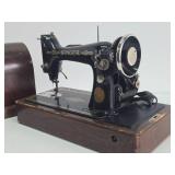 Antique SINGER Sewing Machine w/Dome Top Case