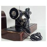 Antique SINGER Sewing Machine w/Dome Top Case