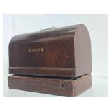 Antique SINGER Sewing Machine w/Dome Top Case