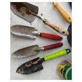 Miracle-Gro Garden Feeder with Assorted Garden Hand Tools in Bucket