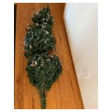 Snow-Dusted Pinecone Garland - Artificial Christmas Evergreen Decoration 6