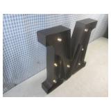 (EC1) Metal Lightup Letter "M" Deco...