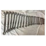 Craftsman Combination Wrench Set SAE & Metric with Metal Craftsman Tool Box