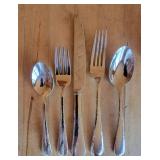 Reed & Barton Hammered Antique Flatware Service