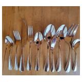Reed & Barton Hammered Antique Flatware Service