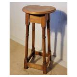 Charming Heart Top Plant Stand