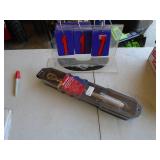 Duralast ft/lb torque wrench. As shown.