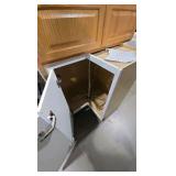 Assorted Lot of 4 kitchen cabinets