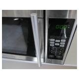 Black n Decker microwave...