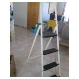 4 Step stool / ladder...