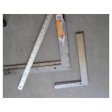 Lot of suares and a metal ruler...