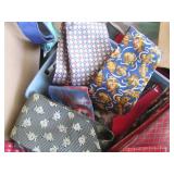 Huge fashion lot includes purses, b...
