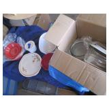 Kitchen lot Pyrex glass ware, bakin...