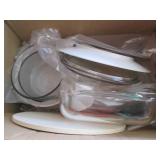 Kitchen lot Pyrex glass ware, bakin...