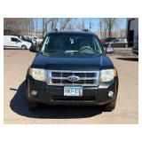 2010 FORD ESCAPE XLT *All wheel Drive* (NO RESERVE)