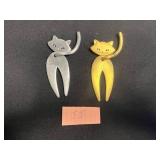 Vintage Gold-Tone Filigree Cat Pins Inc KIM & JJ
