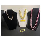 Beautiful VTG Carnegie Beaded Necklace - Pink & Yellow Beads on Gold-Tone Chain, Necklaces & Bracelet