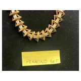Exquisite Pennino Set - Gold-Tone Necklace, Bracelet & Earrings (Geometric Triangles)
