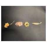 VTG Giovanni, ART & BSK Brooch Set - Gold-Tone Floral Brooch with Pearl Accent - Vintage Pin-Back, Two-Piece Bouquet
