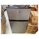 Midea 3.1cu.ft Refrigerator-See Photos for Dents