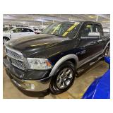 2016 Ram 1500 Laramie 4x4 Crew Cab Hemi V8
