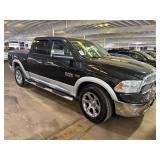 2016 Ram 1500 Laramie 4x4 Crew Cab Hemi V8