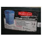 *2* Rubbermaid Garbage Cans