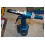 Northern Industrial Air Rivet Gun