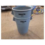 (2) Rubbermaid Brute 55 Gallon Tras...
