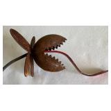 LLC - Rusty Metal Garden Sculptures - Venus Fly Trap Flowers Stems & Serpentine Snake Stems (Lot of 4)