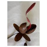 LLC - Rusty Metal Garden Sculptures - Venus Fly Trap Flowers Stems & Serpentine Snake Stems (Lot of 4)