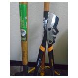 Qty of 3 utility tools. As shown. CASH ON SITE ONLY. PICKUP IS MONDAY MAY 4TH FROM 11 AM TO 4 PM. REGARDLESS WHAT THE SCHEDULE STATES.