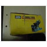 Angle vise & skil saw. As shown. CASH ON SITE ONLY. PICKUP IS MONDAY MAY 4TH FROM 11 AM TO 4 PM. REGARDLESS WHAT THE SCHEDULE STATES.