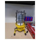 Work light & electrical fuel transfer pump. As shown. CASH ON SITE ONLY. PICKUP IS MONDAY MAY 4TH FROM 11 AM TO 4 PM. REGARDLESS WHAT THE SCHEDULE STATES.