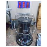 Heater. As shown. CASH ON SITE ONLY. PICKUP IS MONDAY MAY 4TH FROM 11 AM TO 4 PM. REGARDLESS WHAT THE SCHEDULE STATES.