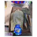Gloves. As shown. CASH ON SITE ONLY. PICKUP IS MONDAY MAY 4TH FROM 11 AM TO 4 PM. REGARDLESS WHAT THE SCHEDULE STATES.