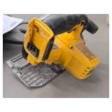 DeWalt® 20V 6-1/2" Circular Saw DCS391