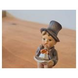 Vintage 5" Goebel Hummel Street Singer Figurine #131 Hand painted in Germany