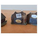 Nord Souvenir - Resin Boathouse + (2) Resin Magnets (Made in Norway)