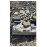 (92) Pallets  flagstone, retaining wall bricks, pavers, steps, wall caps