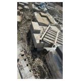(92) Pallets  flagstone, retaining wall bricks, pavers, steps, wall caps