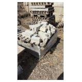 (21) pallets of flagstone, wall bricks caps