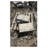 (92) Pallets  flagstone, retaining wall bricks, pavers, steps, wall caps