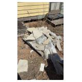 (21) pallets of flagstone, wall bricks caps